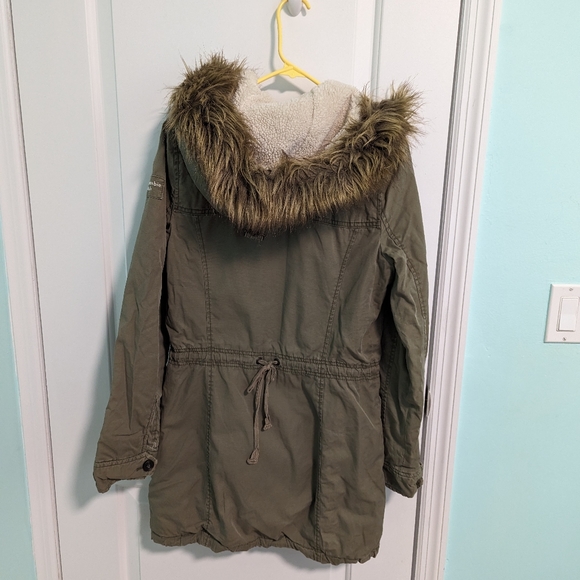 Abercrombie and Fitch fleeced jacket - Picture 2 of 7